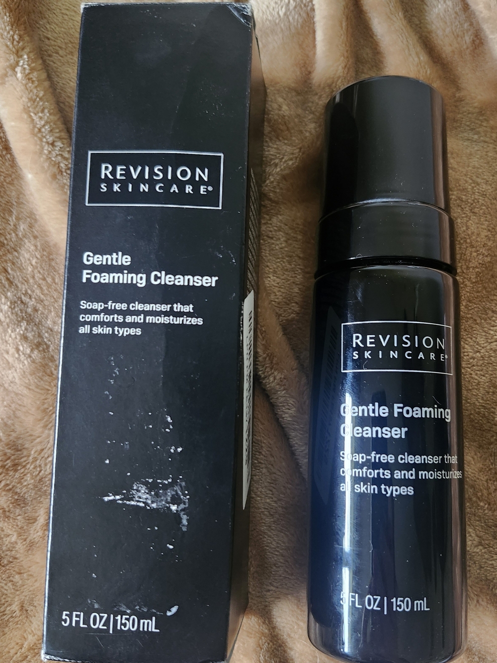 Revision Skincare Gentle Foaming Cleanser - Black